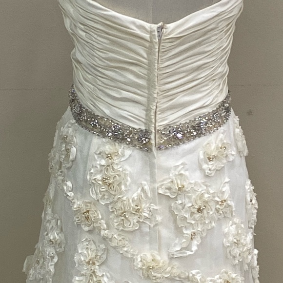 NWT Tony Bowls Wedding Dress. Size 14. - Picture 8 of 9